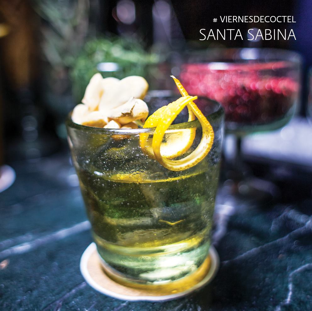 El Conocedor México (@elconocedormx) on Twitter photo #ViernesDeCoctel #SantaSabina, hoja de tabaco, <a href="/AnchoReyesLicor/">Ancho Reyes</a>, whisky y mezcal. Receta completa 👉 ow.ly/OnxL306x1UK #ViernesDeCoctel #SantaSabina, hoja de tabaco, <a href="/AnchoReyesLicor/">Ancho Reyes</a>, whisky y mezcal. Receta completa 👉 ow.ly/OnxL306x1UK