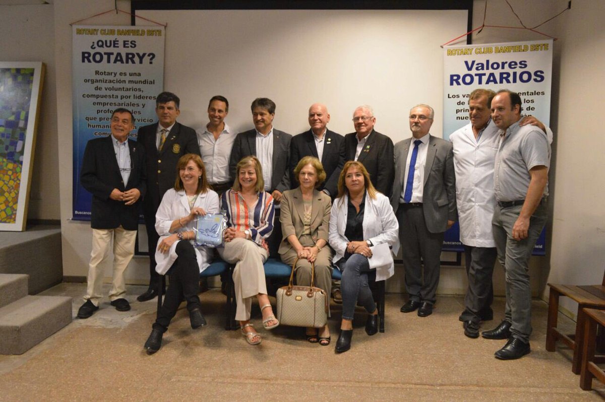 GVinuales's tweet photo. Hoy el Hospital Gandulfo recibió un nuevo ecógrafo para el servicio de guardia gracias a la donación realizada por los Rotary Club de #LomasEste, #LomasOeste y #BanfieldEste. Participé de la entrega formal en representación de @minsaurralde. https://t.co/B0ZBXaEOHX