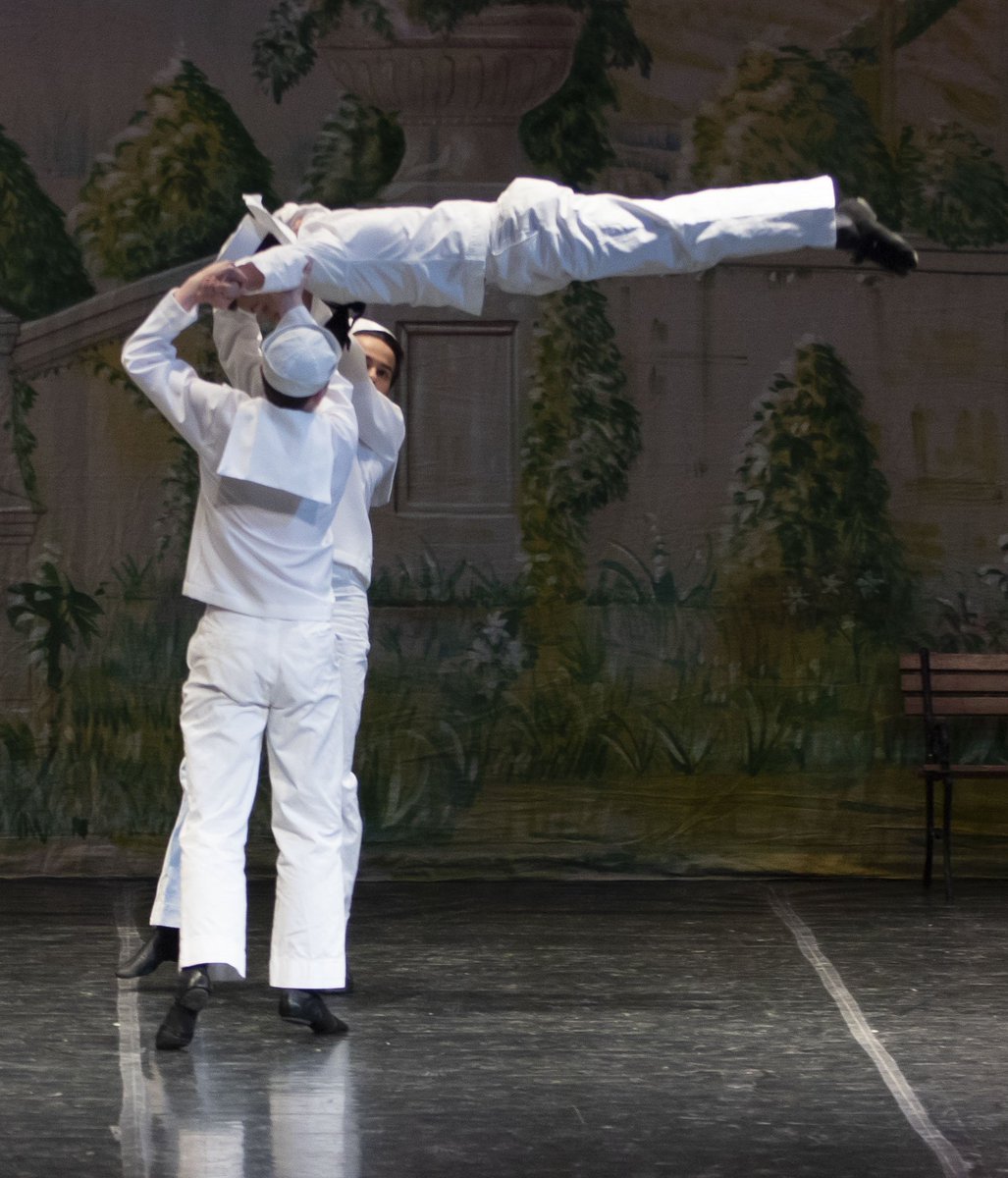 DancePrism's tweet image. 3 daredevil sailors enjoy a game of baseball in the park in VARIATIONS ON MAKE WAY FOR DUCKLINGS #DPDucklings #1ShowLeft [Photos by Warren Bailey]