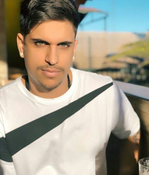 Nuriaem2's tweet photo. MUCHISIMASSSS FELICIDADESSS GUAPISIMOOO!!!😘😘🎈🎉🎁🎁🎂 Felices 25!! Que te lo pases super bien y a ver cuando Vienes a LANZAROTEE!!!😘😘🙏🙏😘😘❤🎁🎂🎈😋😋 @Xriz espero que me contestes GRAXX🙈🙊🙊🐜🐜🐜🐜🐜❤❤❤😘😘😘💕💕🎈🎂 https://t.co/oL58arlZqh