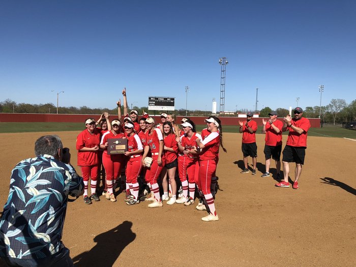 McloudSchools's tweet photo. Regional Champions 10-7 over Morris!! #seeyaatstate https://t.co/oHuKjYWuM3