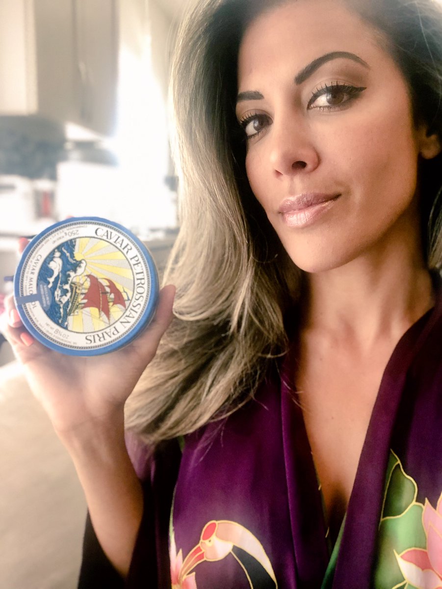 KavitaChanne's tweet photo. Had to take the tin away from my babes. Seriously... need some solo @PetrossianNYC + @TheChanneRose time. 🍷🐠 

#petrossian #caviardreams #kaluga https://t.co/sVSDe4hIz4