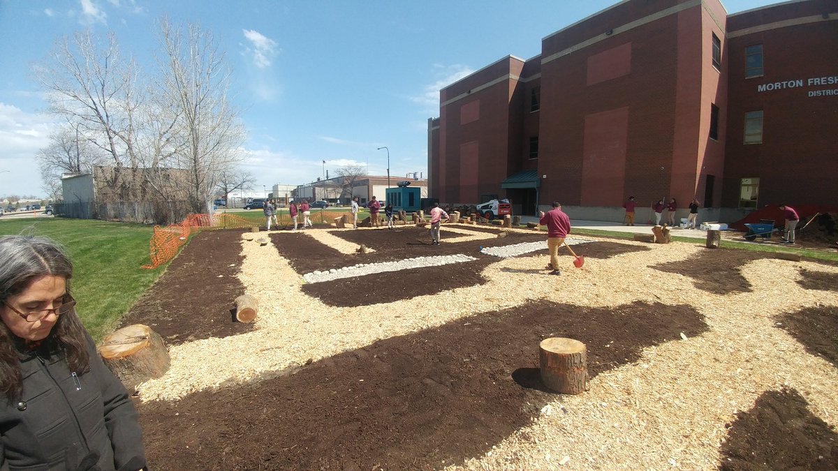 bio_otoole's tweet photo. It took just 3 days with my students to accomplish all of this. Pretty amazing. Tomorrow we plant. I've been looking forward to this day for a long time. #MortonPride https://t.co/Wo5kP0xdg2