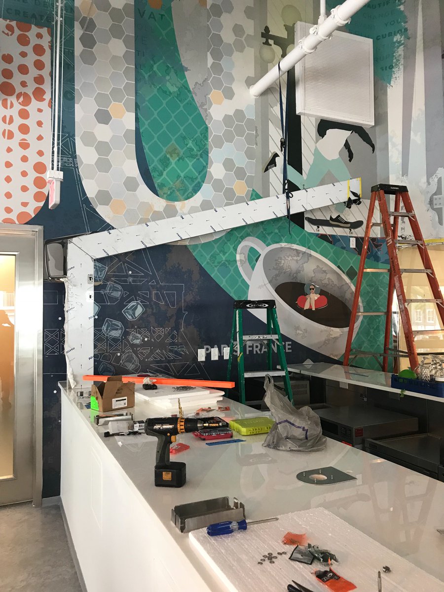 EmJacGroup's tweet photo. Check out these awesome mirror-finish light beams we just installed at @studio_fs in Tampa, Florida!

#stainlesssteel #tampafl #lighting #interiordesignideas #architecture #emjacindustries https://t.co/k63jtAgbSZ