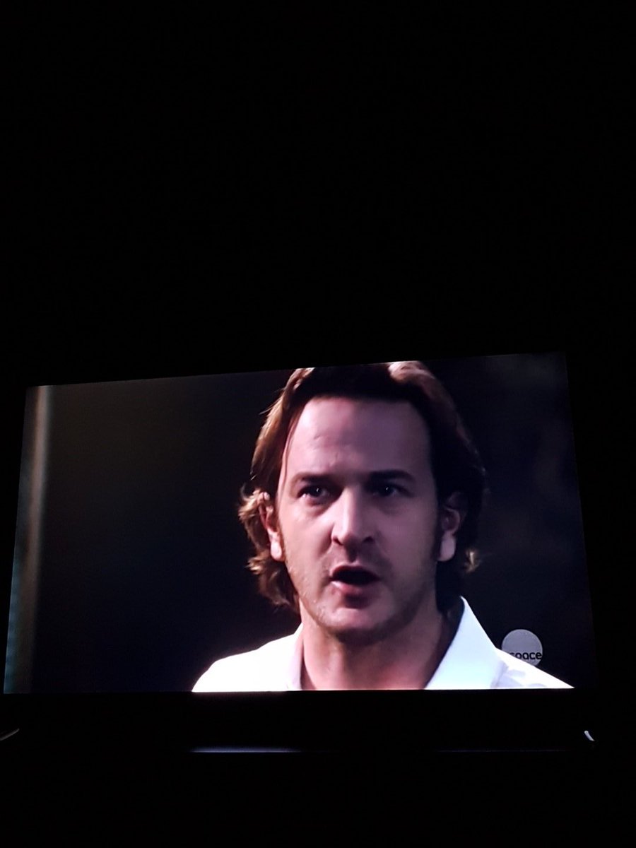 Diana_spn's tweet photo. Catching up with @cw_spn .... Oh boy!!!!!! Loving this...... Everything is better with cheese, *cleans throat*, I mean, Gabriel... @dicksp8jr .... Miss this guy! #SPNFamily #gettingnostalgic #hahaha https://t.co/DqI2RjFqAf