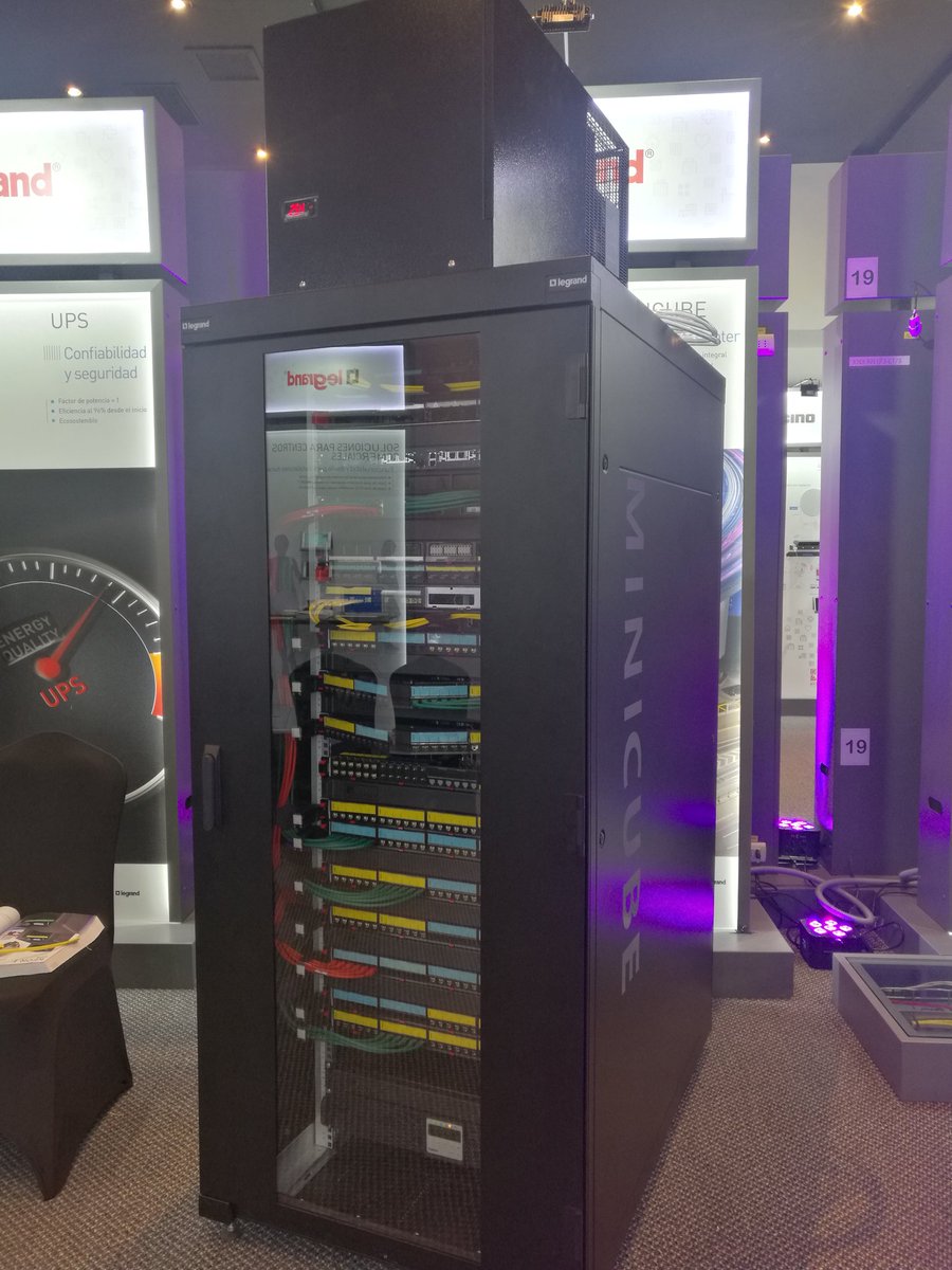 edwinloaiza's tweet photo. #TourLegrand2018 Lanzamiento de Catalogo 2018/2019 #BTicino #Legrand
Solución de #MiniDataCenter https://t.co/yqJMLx7Hsl