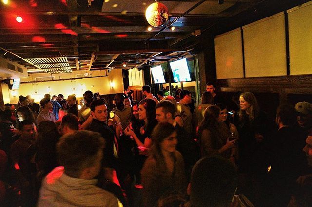 Come spend your Friday night with us Midtown because we’ve got all the best #BrewsAndViews plus DJ Qwest on the 1s and 2s! #fridaynight #craftbeer #houstonskyline #winelovers #djqwest #partytime #midtownhouston #3rdfloorthirsty ift.tt/2HwAlh4