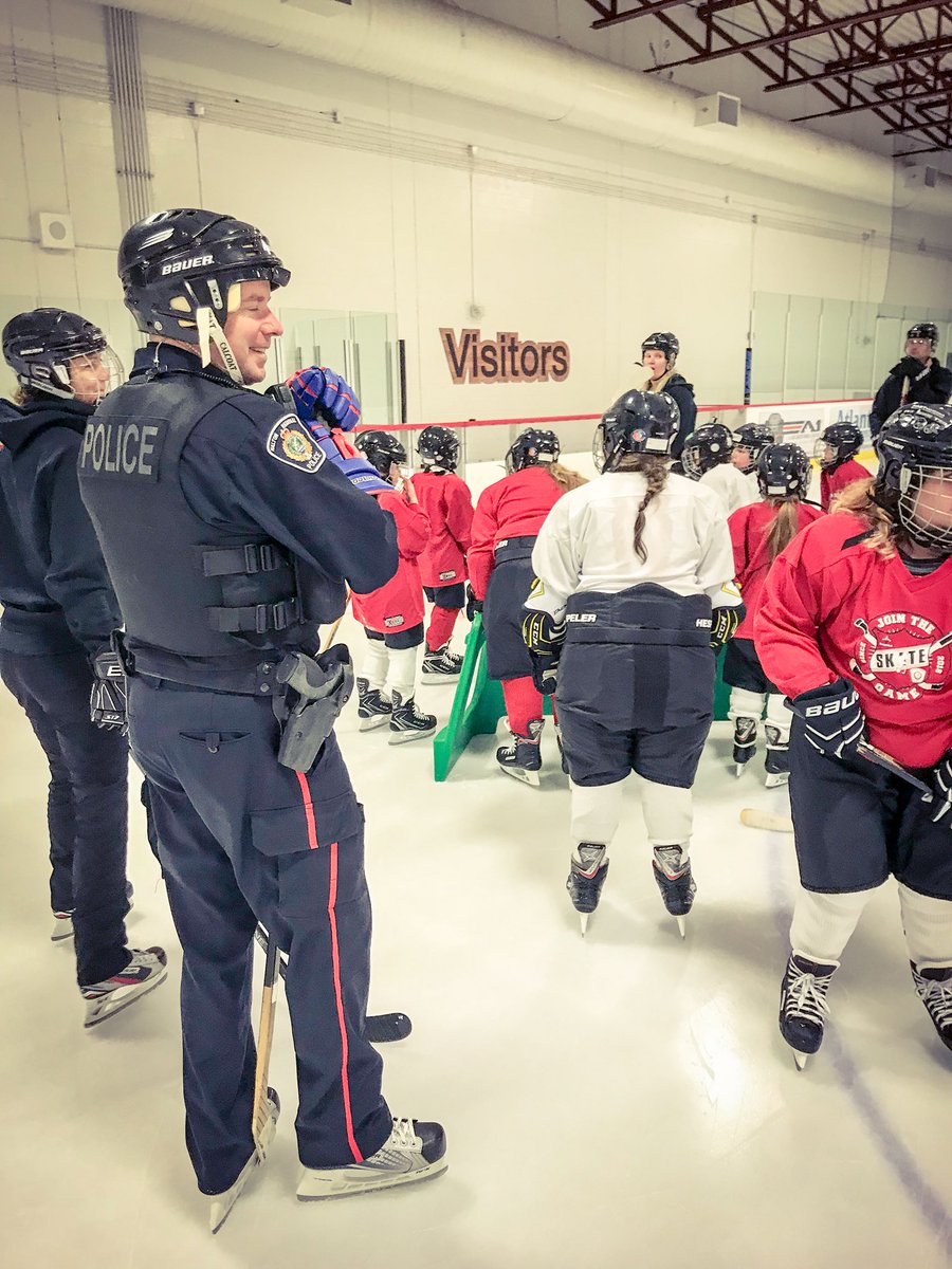 ChiefNish's tweet photo. Thank you to @CTJumpstart @CanadianTire for your support of our #ProjectSkate which concluded.  Outfitting local kids with full hockey equip,ice time for 8wks lessons from @HaltonPolice officers/civilians. @HRPSBurl #3CMB. Video: https://t.co/e6015YH7mw https://t.co/oeKtUySb40