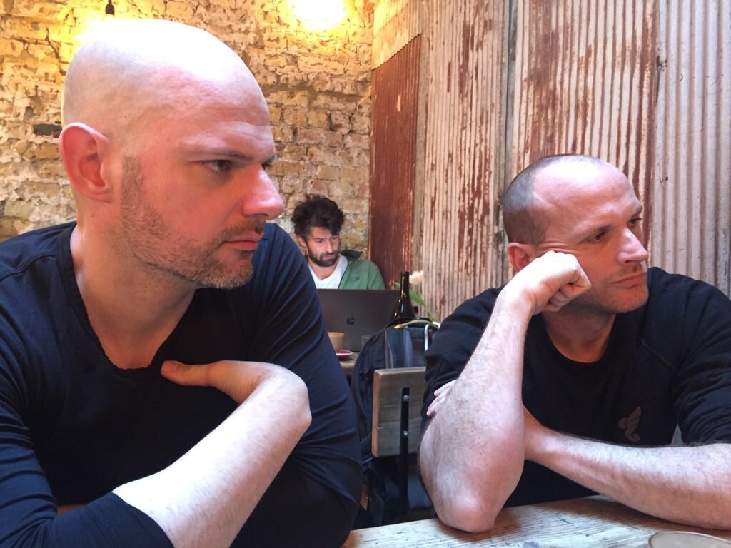 DanEdwardes's tweet photo. Separated at birth... 😬 Chilling with the awesome and epic children’s author @getyourreadon. Read his damn books. #author #marcusalexander #pepe #authorroll https://t.co/VRhQlV75yd