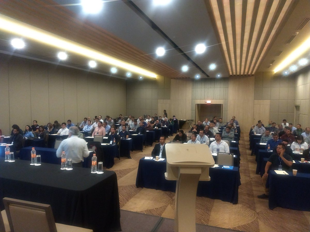 AncsacNL's tweet photo. La Asociación Nacional de Compañias de Supervisión A. C. #Ancsac #DelegaciónNuevoLeón agradecemos al Arq. @FrancoBucio por su capacitación impartida, para Desarrolladores, Laboratorios, Valuadores y #Verificadores de Nuevo León, Tamaulipas y Coahuila. https://t.co/rHriLl4dah