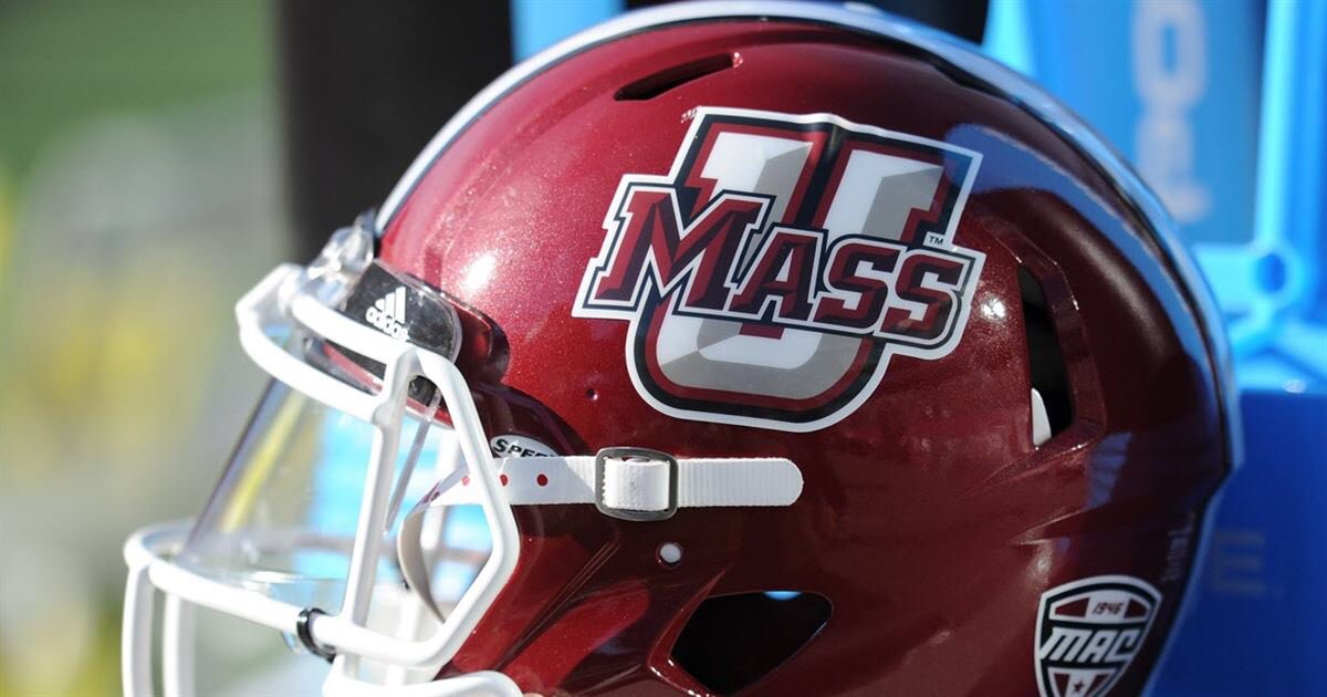 Itsdk__'s tweet photo. Extremely Blessed to receive my first D1 offer from the University of Massachusetts Big thank you to  @CoachPinkham! #UniteTheMasses https://t.co/Z9JEodMOX7