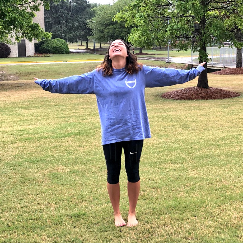 heckyeahkelly_'s tweet photo. When you make it all the way through college/nursing school with a 4.0 gpa #iambragging #idc #byefelicia #istudiedSOMUCH #itsfinallyOVER https://t.co/E2l6B6Ff5J