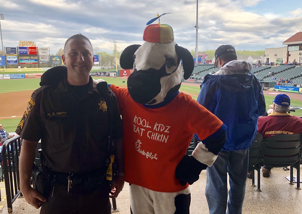 CCSOMD's tweet image. Cpl. Smith and PFC McPherson providing security at the opening night of baseball at @BlueCrabs! Beautiful evening and great company⭐️⚾️ #playball #servingandprotecting #PolTwt