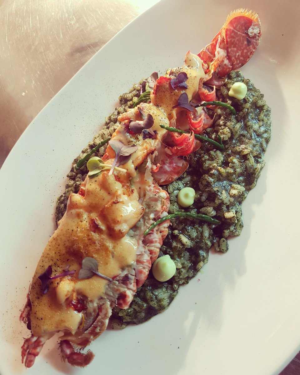 FollyRestaurant's tweet photo. ** Specials this Weekend **
• Crab &amp; Lobster Risotto, Kimchi mayo, Wasabi mayo, Nori powder 🦀
• Trout, New Potatoes, Asparagus, Samphire &amp; Hollandaise 🐟
#the_folly #thefolly #oxford #oxfordshire #riverside #restaurant #oxfordsfinest #chefselection #finefood #foodie #foodporn https://t.co/rvcukkls4y
