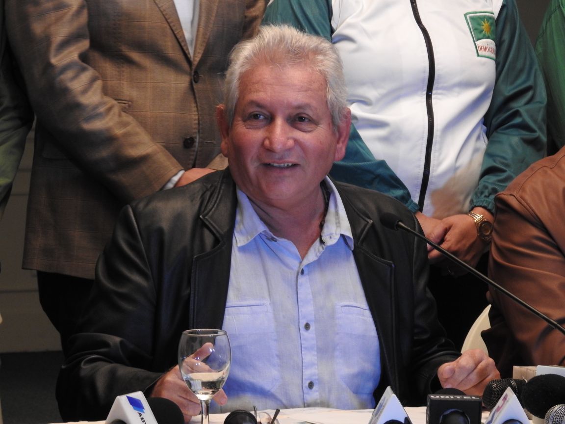 Apoyamos a <a href="/JoseMariaLeyes/">José María Leyes</a> y convocamos al pueblo cochabambino a defender su alcalde legítimo. Además exigimos de la justicia boliviana la restitución de sus derechos políticos y activaremos mecanismos internacionales. En las elecciones 2019 desterraremos este régimen totalitario