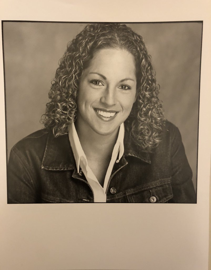 SarahSpain's tweet image. It’s #FirstHeadshotDay and if yours are B&amp;amp;W... you old! 

#CurlySue #NotAPerm #SpermEyebrows