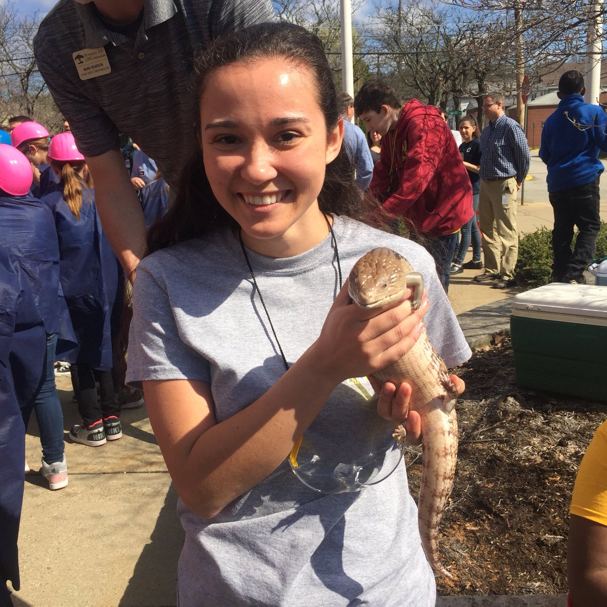 quackie140's tweet photo. @PPG Thanks to the @PghZoo and @CarnegieSciCtr for coming to Springdale’s #BACTWD. You Rocked! https://t.co/DN8sUbtmZ9