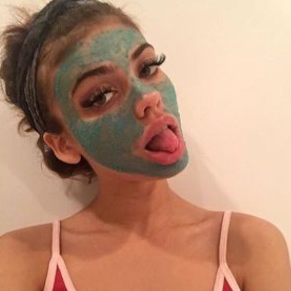 cloutciti's tweet photo. face masks for different skin types: a thread 🌿 https://t.co/q9kKrxCRAl