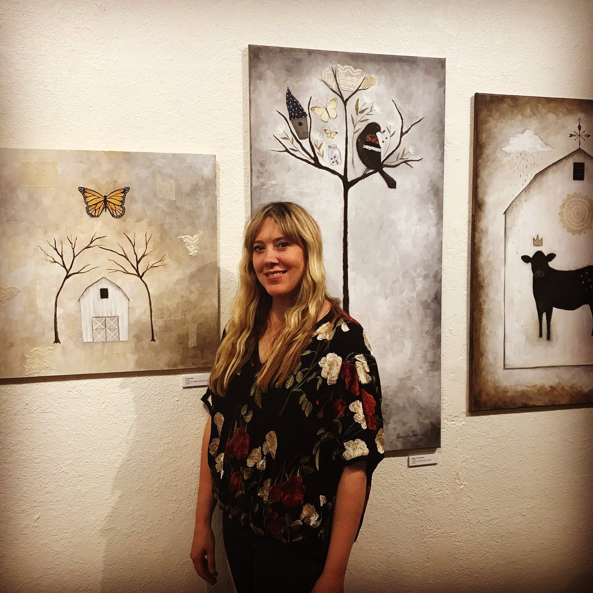 Essential_Goods's tweet image. A big thank you to all who stopped by to check out Erin’s show this evening! Thank you so much to Erin for showing her beautiful work with us! Her show will be up through May 23rd.  #finalfridays #painting #painter #downtownlawrence #unmistakablylawrence #explorelawrence