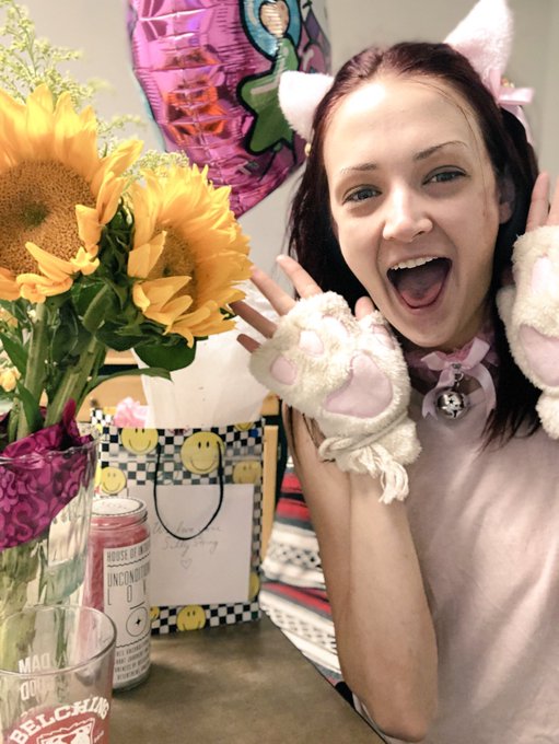 how can you not spoil a good baby with a cute face like that?!?!? 🌻💗🐱@AndiRye https://t.co/CJiXerBc8