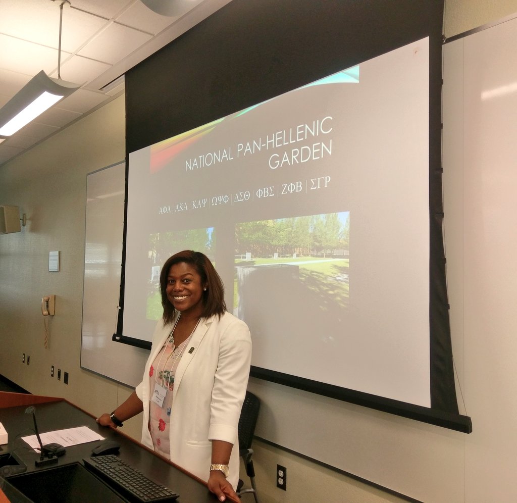 LibrarianCain's tweet photo. Today at #SOHA2018 presenting on my latest #oralhistory project documenting the history of the chartering of black fraternities &amp; sororities at @Baylor via interviews w/#BaylorBlackAlumni . Lot of work to do, but excited to get it done! 🐻💚💛 #DivineNine #GreekUnity @BaylorOH https://t.co/kpnCFsJNjA
