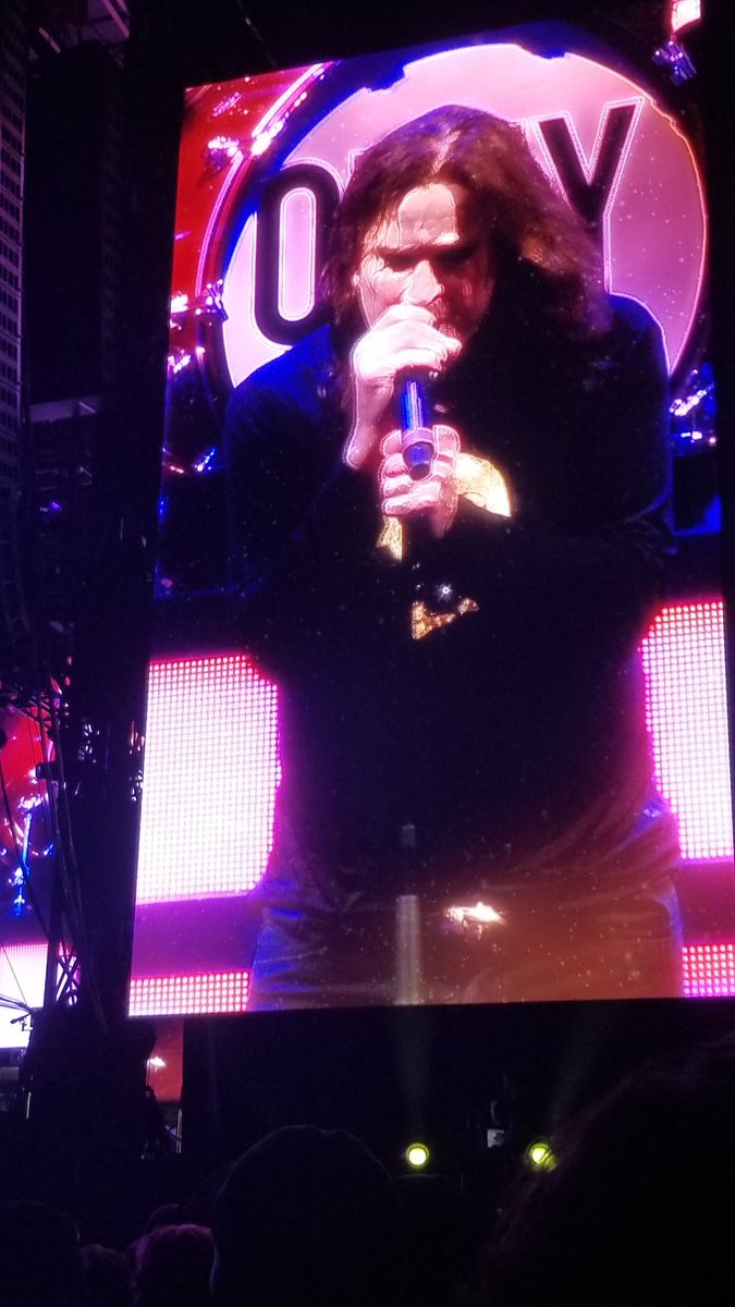 Lette32012's tweet photo. @OzzyOsbourne I have been waiting since I was a kid to see you and FINALLY got to rock out, you are forever the Prince of Darkness 🖤🖤🖤 https://t.co/moL9KCpKl3