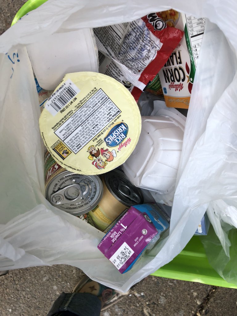 SavingStranger's tweet image. Food to make Blessing Bags for Our Homeless Friends. Remember we are all just 1 paycheck away from being homeless. #SavingthePerfectStranger #EllenDegeneress #Compassion