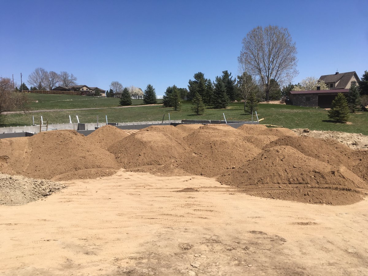 RevolveBuilt's tweet photo. Importing dirt #revolve #revolvebuilt #revolvedesignbuild #designbuild #customhome #farmhouse #modernfarmhouse https://t.co/vJD1Y2RrAz