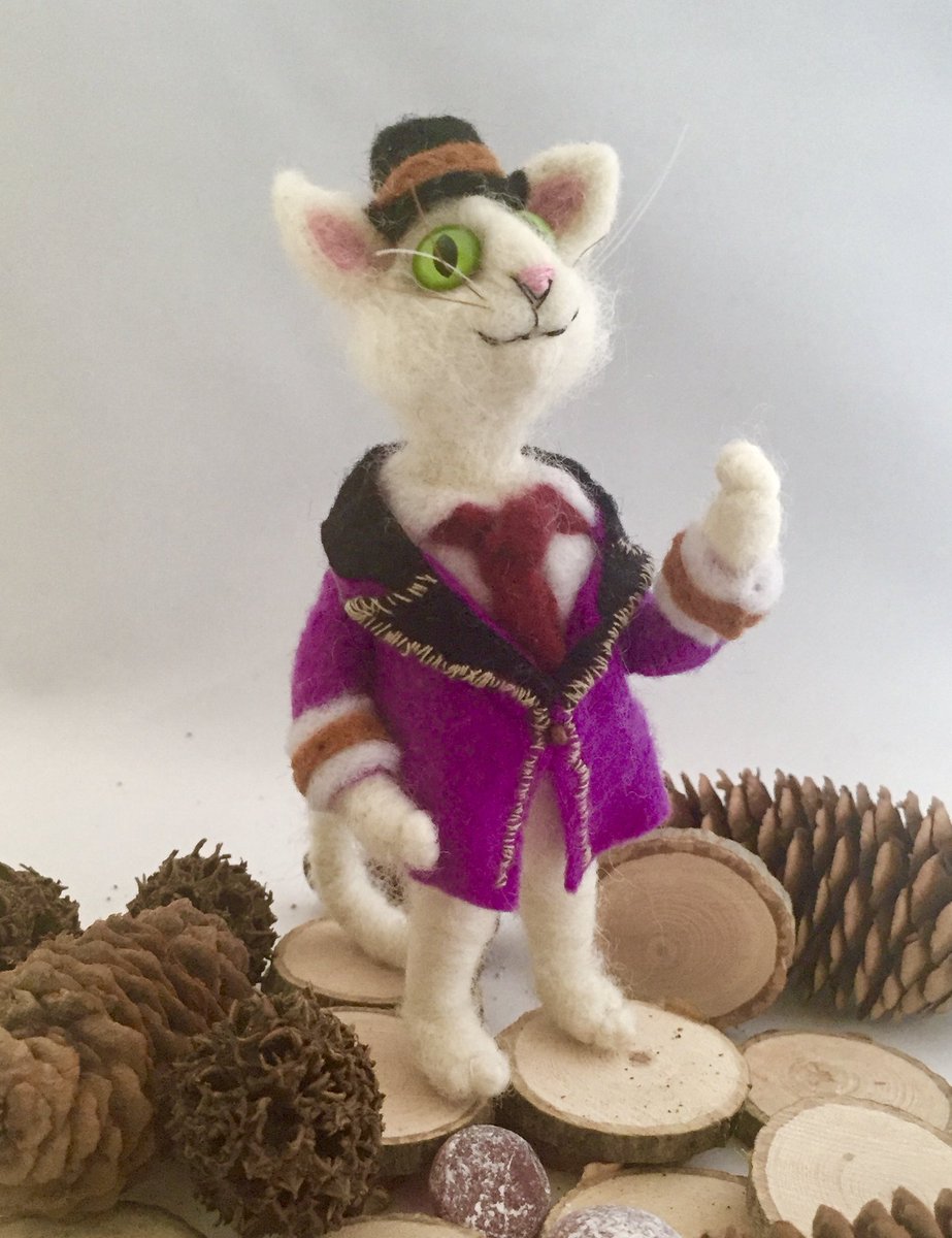 GetOutBooks's tweet photo. “The Raven and the Mouse” #Philippe Cat #badboy #childrenbooks #GetOutBooks #EmilySteppArt #felt #handmade #characterdesign #storytime https://t.co/fer1ATnglP