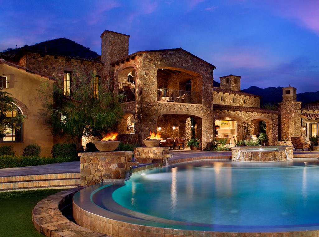 I never thought about moving here , but they got some nice houses in Arizona soo... Choose one ?
