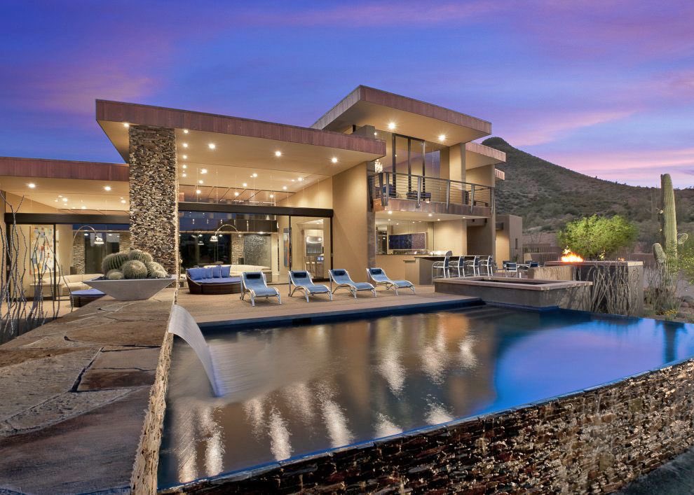 I never thought about moving here , but they got some nice houses in Arizona soo... Choose one ?