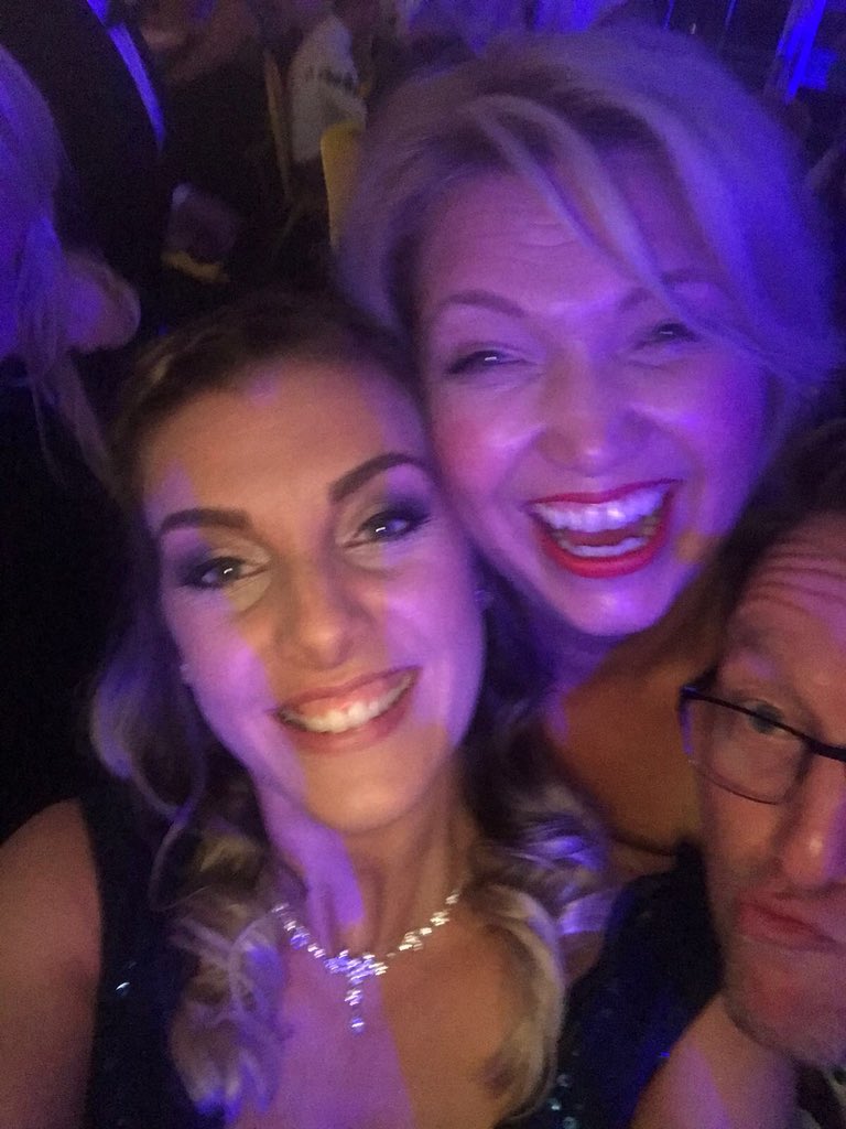 Hanbaz25's tweet photo. Such an amazing evening for a beautiful person! 💙 #OneForJames https://t.co/F6G95R0sFb