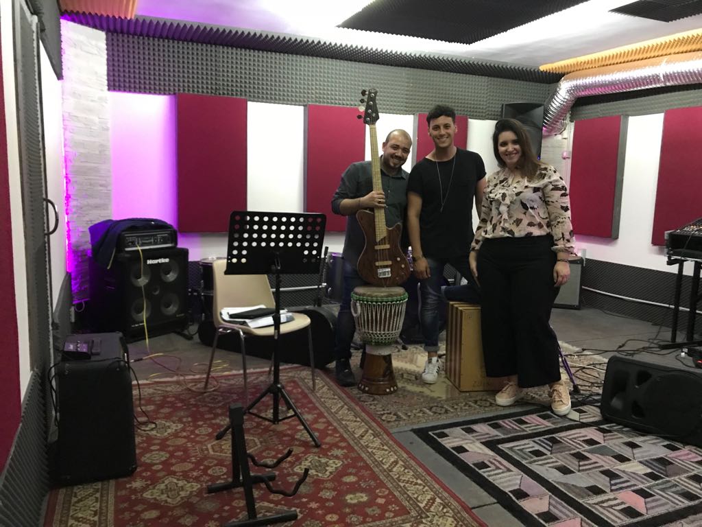 TimbalSal's tweet photo. "SHALOM" (Music Band Project). Alla scoperta di una nuova realtà Musicale, presso gli studi di Registrazione "IMPRONTE MUSICALI" (TP). Tutto pronto per la diretta che si terrà domenica 29 Aprile, Sintonizzatevi  su Radio🎶 (RMC 101) @SALTIMBAL (DRUMMER&amp;PERCUSSIONIST) https://t.co/3B8pnszjRb