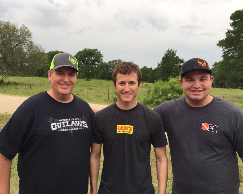 NascarMAC68's tweet photo. @kaseykahne @procoretech @chevy Thanks Kasey! It was great meeting you! https://t.co/312Gq9VZVZ