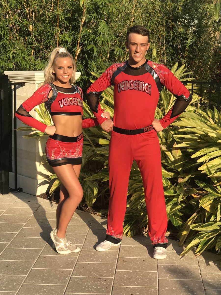 cheerUPDATES's tweet photo. NEW UNIFORMS from @FAMEMIDLOTHIAN Vengeance LRGCOED5 for #cheerworlds2018 🌎 https://t.co/C23Cc8jfxj