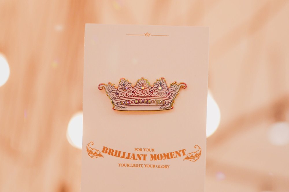 jachiigirl's tweet image. [RT✨] 크라운 &amp;amp; 티아라 왕관 뱃지 신청폼을 오픈합니다! 신청폼 꼼꼼히 읽고 작성해주세요. 알티 추첨 두 분께 뱃지를 선물로 드릴게요. 감사합니다!

💎빠른배송(세트구매만 가능)  naver.me/G9CWeM42
💎일반배송 naver.me/xSrUlutY