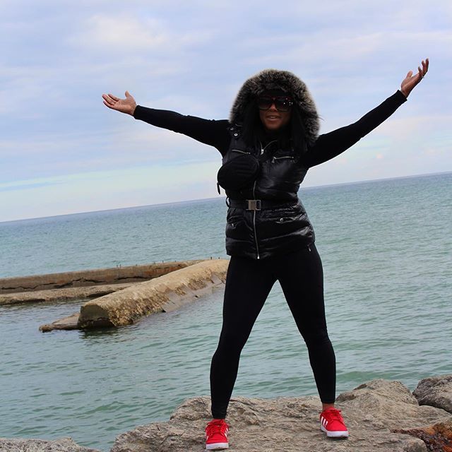 TashLiscious's tweet photo. The temperature is finally starting to warm up and my weekend has officially begun!! Have a great weekend everyone!! #friyayvibes .
.
.
.
.
#chillinwithtash #torontoblogger #althleisure #itsfeellikesummer #althleisurewear #lakeshore #waterfront #torontol… https://t.co/ygK9hB9TiP https://t.co/NOROfTXcja