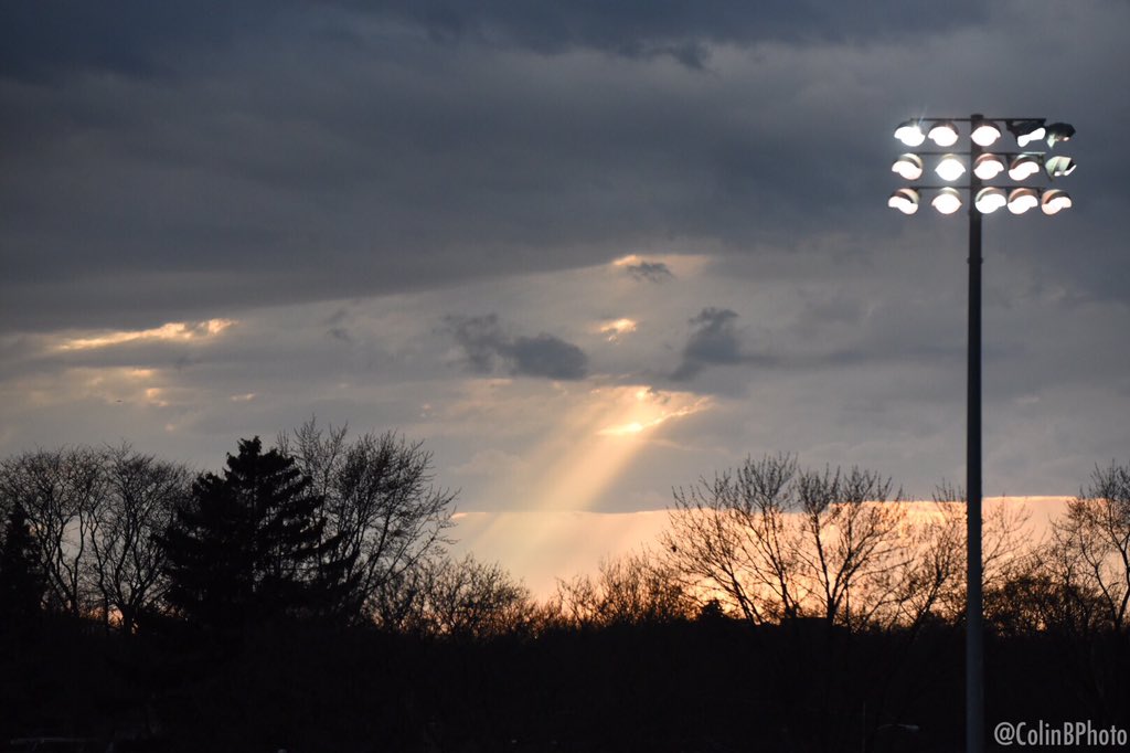 MSHeartland_'s tweet photo. A break in the sky comes out as the storm delay is cancelled - meet will start at 7:20pm #WannerInvite18 https://t.co/8OrIbxhFnL