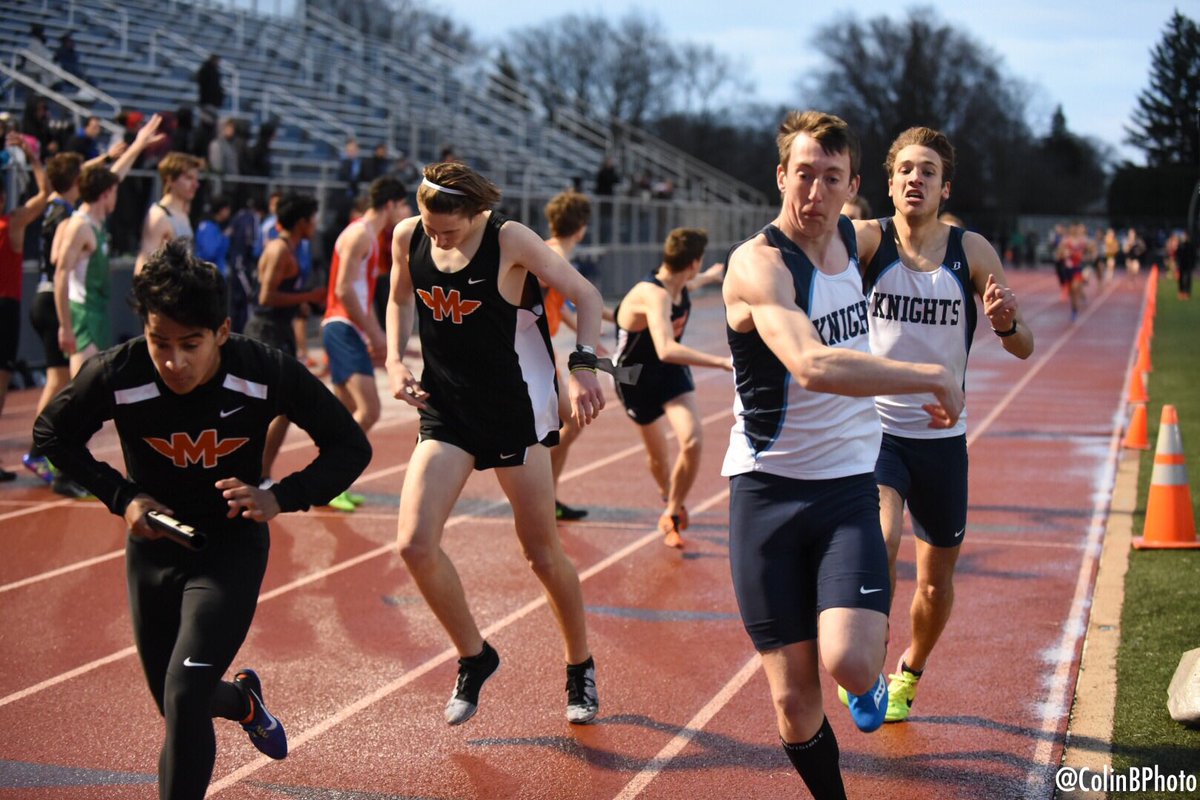 MSHeartland_'s tweet photo. The 4x800 is on the track and is looking like a wild race! #WannerInvite18 https://t.co/hbj0cbAPQn