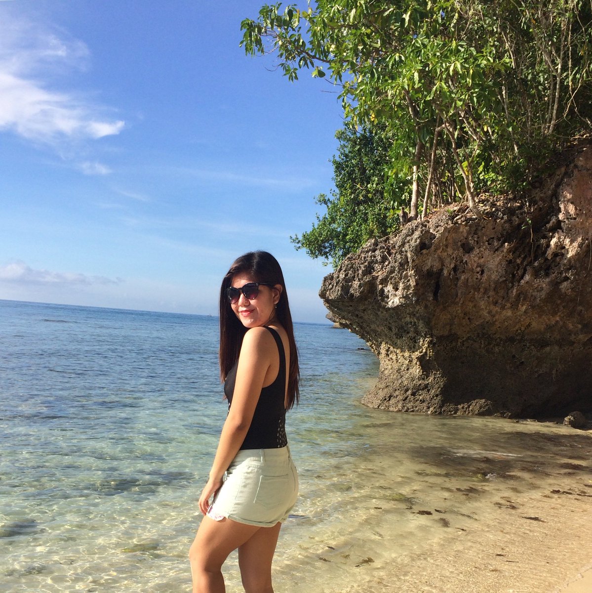 Riccagee's tweet photo. Happiness comes in waves 🌊❤ https://t.co/08ilV4n8Pj