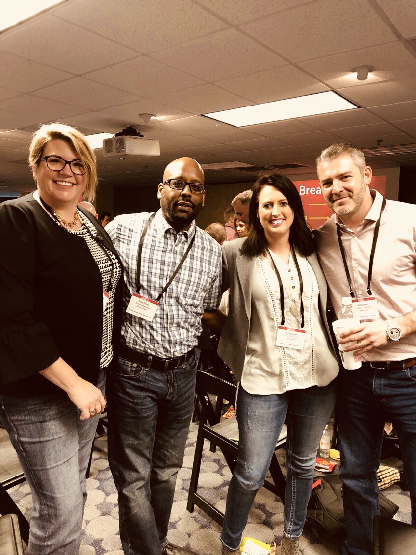 AlishaHunley's tweet photo. New Gravens Region coming at you! @Chilis #theguestcounts #ChilisLove https://t.co/t7efA61Hvk