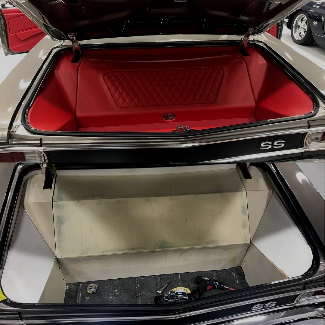 Repost from <a href="/1tunasub/">Justin Rimmer</a>
#chevy #chevrolet #chevelle #leather #seats #custom #hotrod #handbuilt #oneofakind #red #trunk #ss #audio #airride #optimabatteries #billetspecialties #claytonmachineworks #thehogring