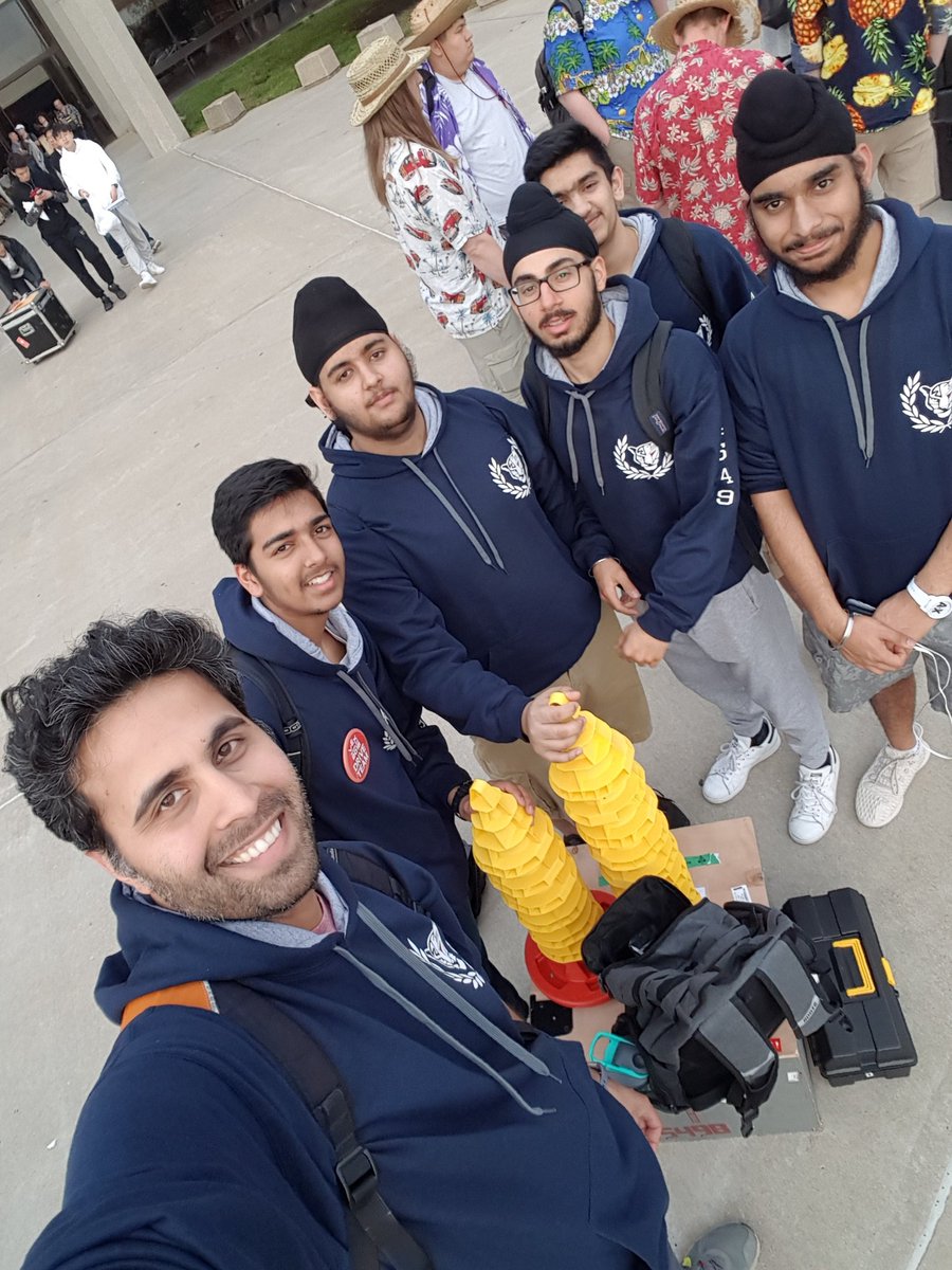 teacher_reuben's tweet photo. After going 5-0 today at #VEXWorlds , #envertronics is 17th out of 100 teams in their division with a record of 6-2-0 in the qualifiers. Watch the last two qualifiers using the link below. Matches are at 7:49am PST @Surrey_Schools

https://t.co/bGgJlTsjGN https://t.co/p4Ur63cpxW