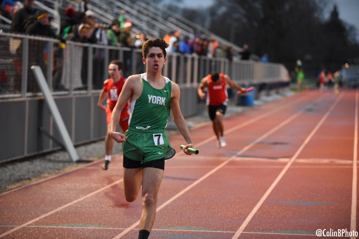 MSHeartland_'s tweet photo. York squeeze out a win against @MinookaSports's Brandon Adams in the 4x100 #WannerInvite18 https://t.co/D1a3hpMwTm