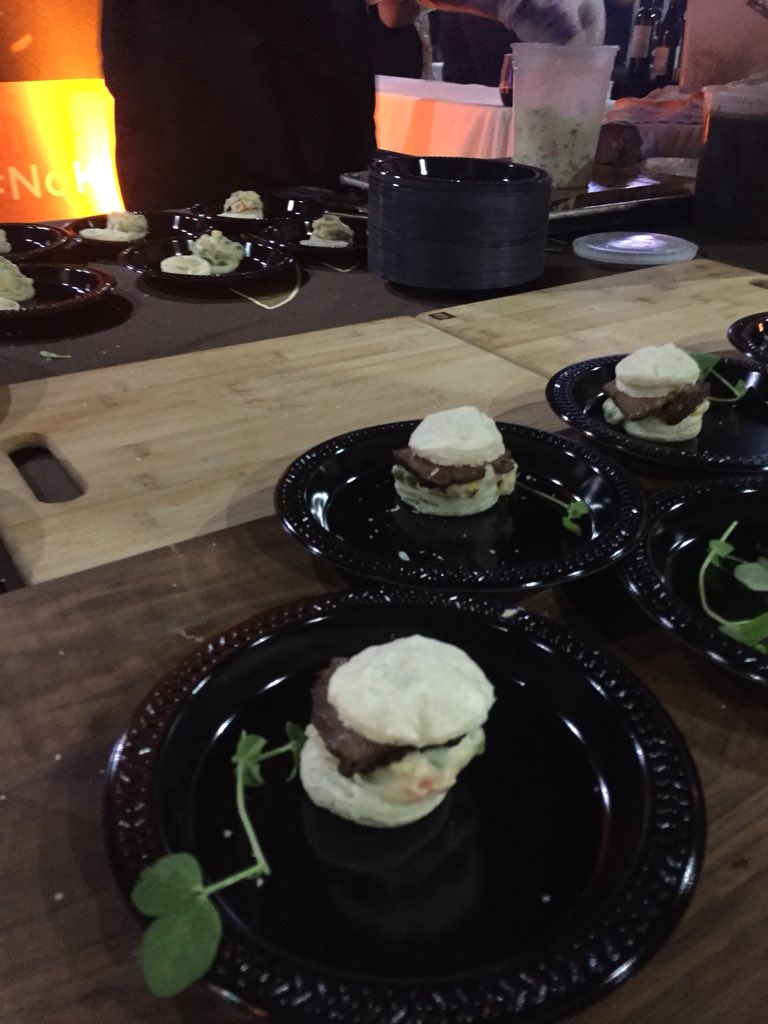 pajaritosworld's tweet photo. #CitiGiving #meatmarketmiamibeach @Citi @nokidhungry https://t.co/HYIXL4KiBw