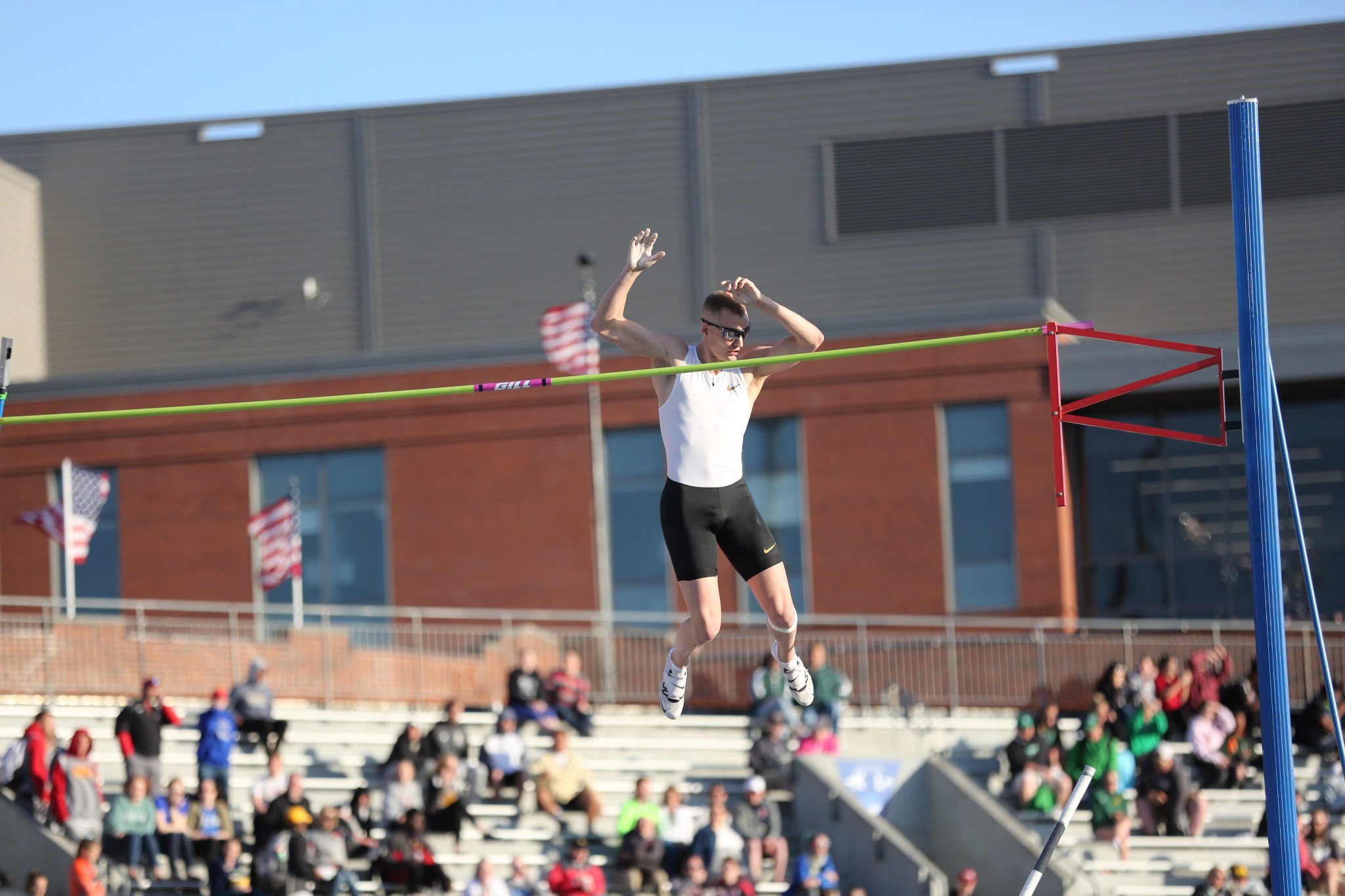 Drake Relays on Twitter "Pole vaulter samkendricks is the Men's Elite Pole Vault champion AND