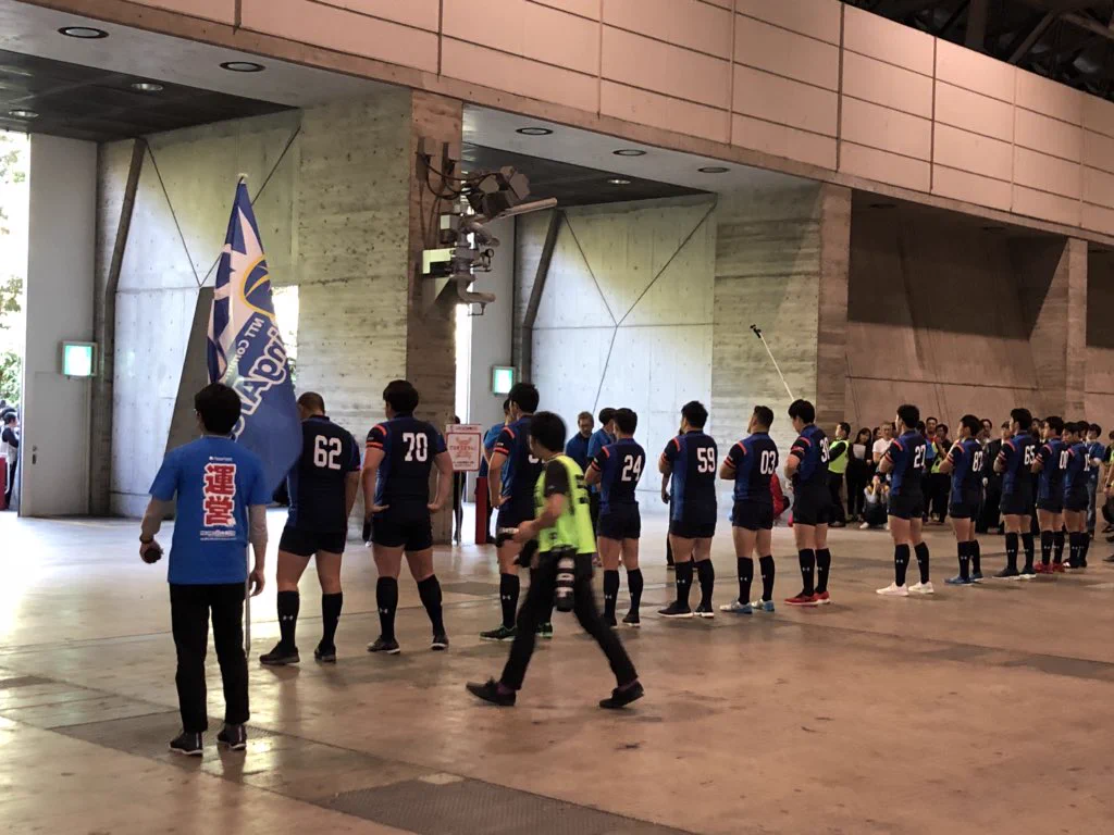 開幕ダッシュに備えて？ニコニコ超会議で屈強な男が用意されるｗｗｗ