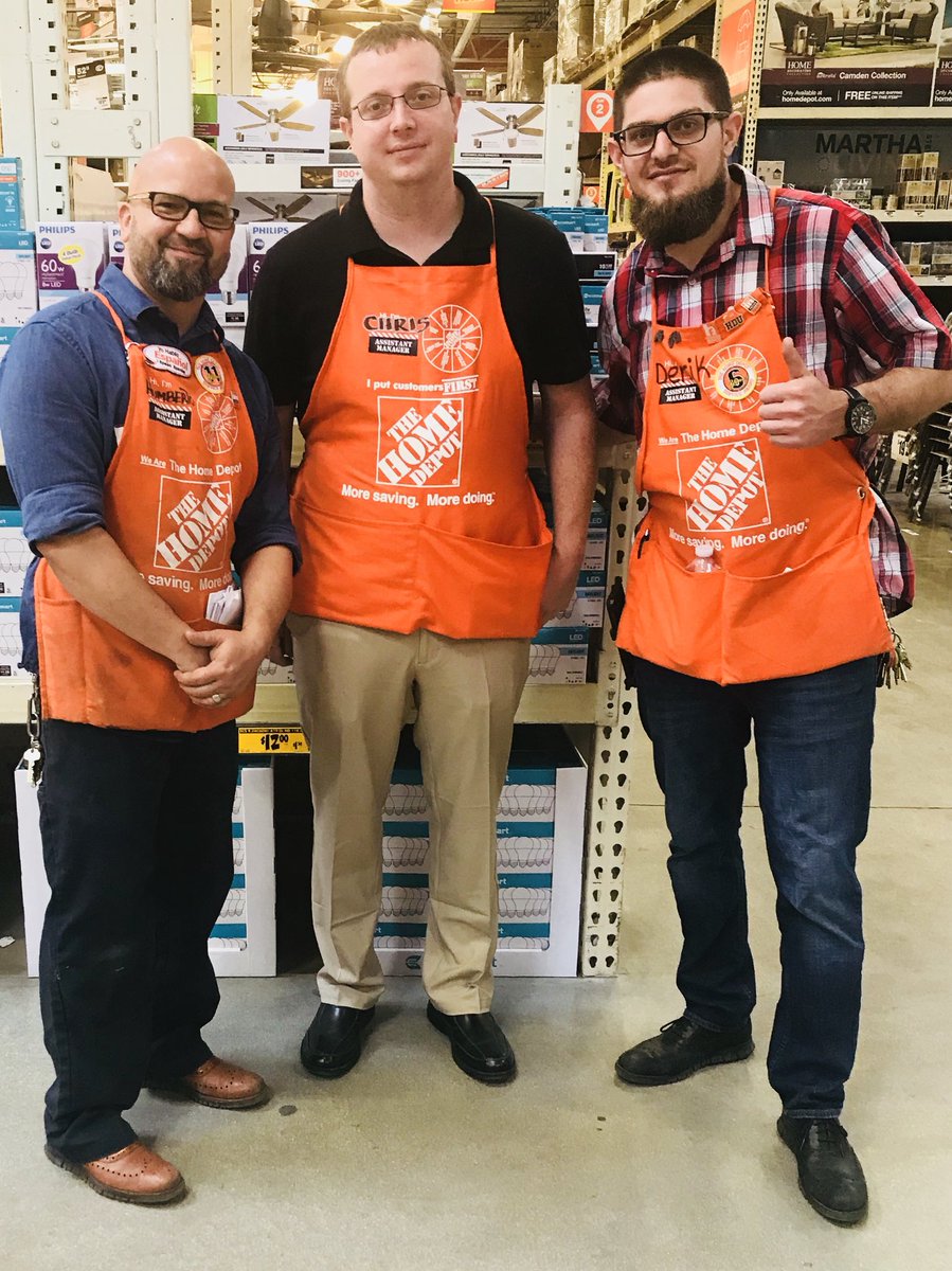 humberto1romero's tweet photo. Proud of you Chris @ChrisMBorak congrats on your promotion to ASM. Go Kick Some A$$!!! #D85 #HD222 @Chris_Fraga_HD @JoeRSantelia https://t.co/MnyNFRaOXA