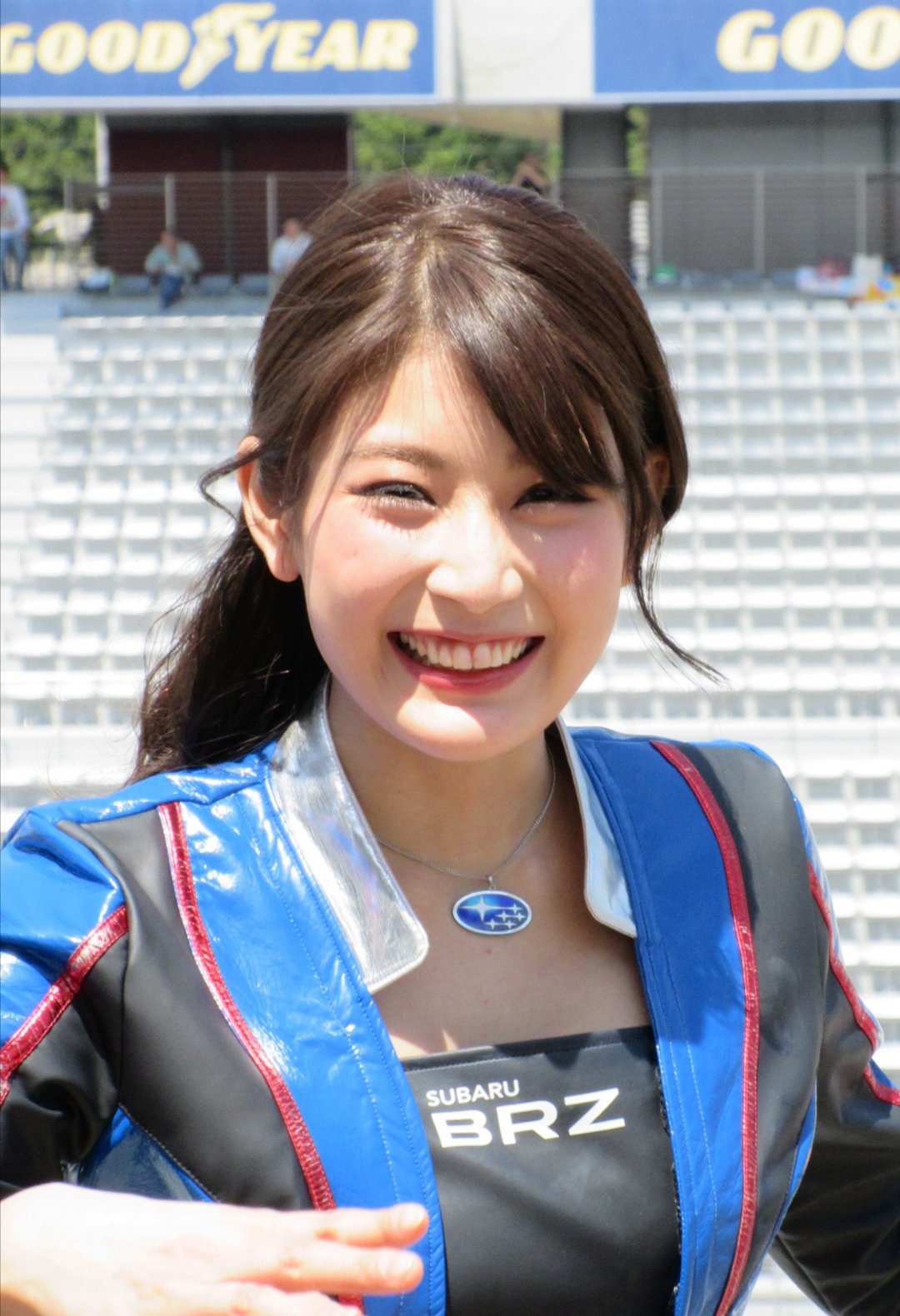 apple44885522 | #横野すみれ「前からも後ろからも注目して