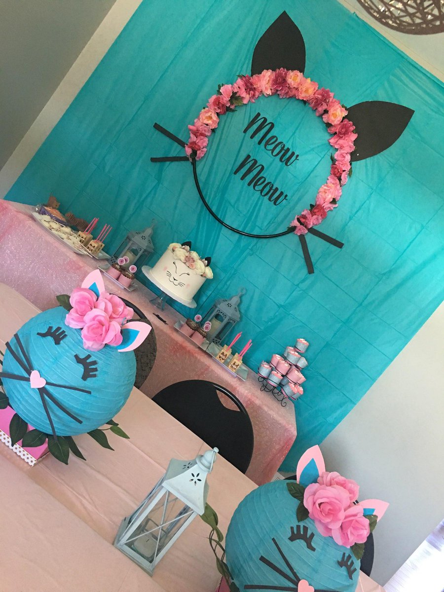 TheDIYSquad's tweet photo. Kitty Kat birthday setup. Purrfect. https://t.co/4FvY24jIpp